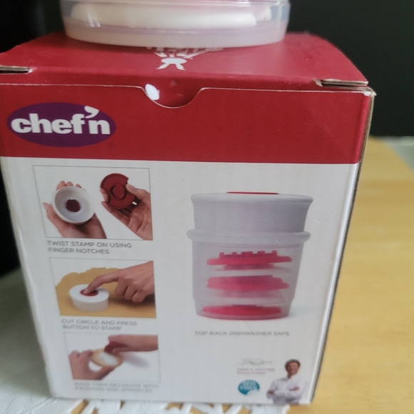 Lot of Two Cookie Cutters & Cookie Winter Stamps - Picture 6 of 7